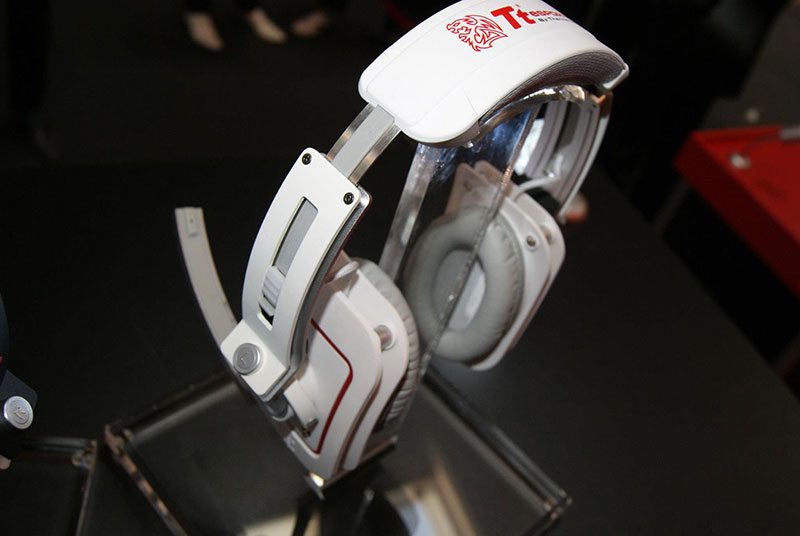 Tt eSports Unveil The Level 10 Gaming Headset At CeBIT 2013