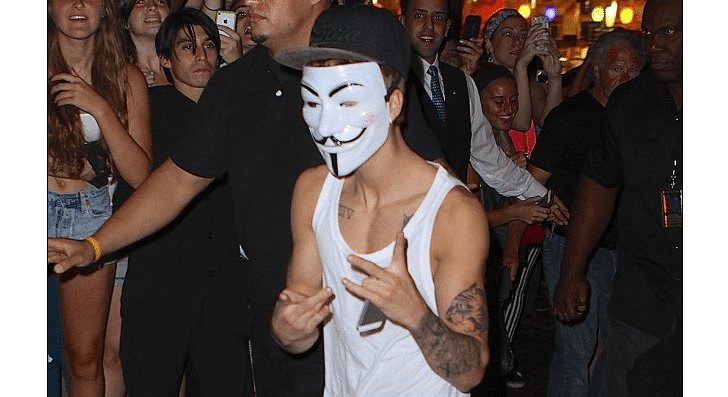 bieber_anonymous_mask