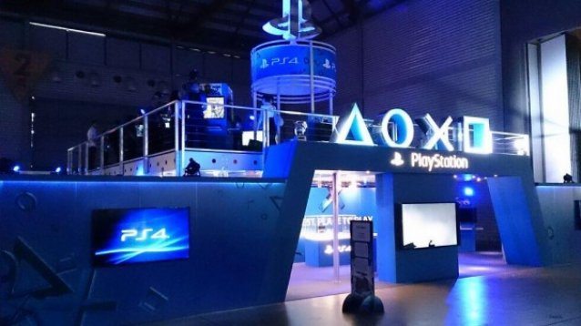 sony-playstation-ebexpo-booth-01-600x337