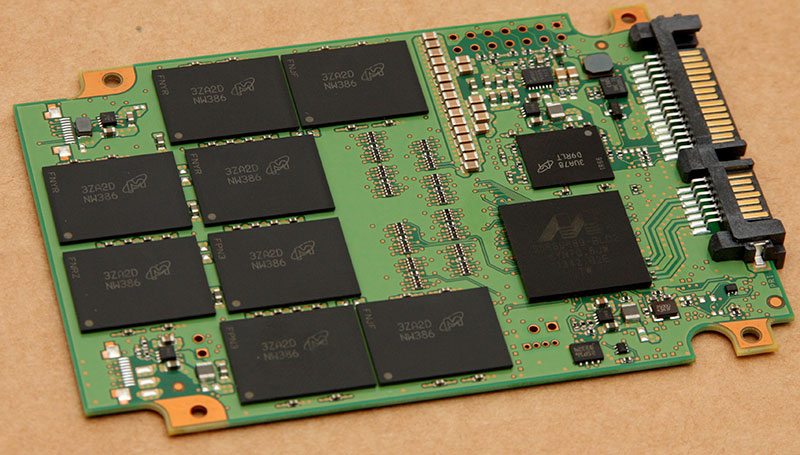 CrucialM550_PCB_Front