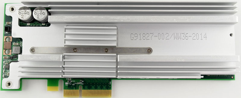 Intel_750_PCIe_1200GB-Photo-cooler-open
