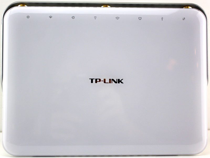 TP-Link_VR900-Photo-view-front