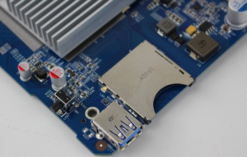 Synology-RT1900ac-Photo-PCB top detail 2