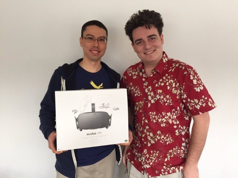 Oculus Founder Delivers First Consumer Unit in Person