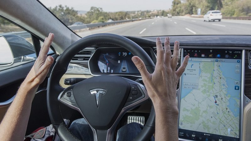 Video Released of Tesla Model S Autopilot Avoiding a Collision!