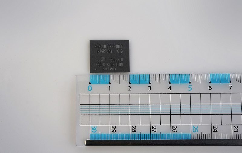 Samsung 512GB-BGA-NVMe-SSD_03