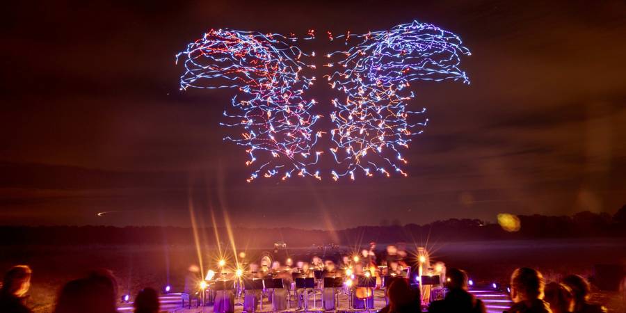 Intel Powered Drone Swarm Dances Like Stars In The Sky Eteknix