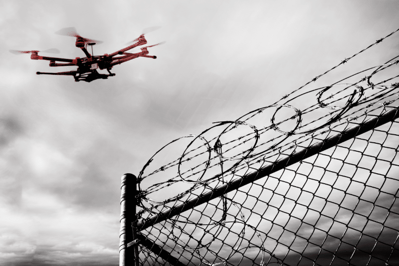 First Quadcopter Pilot Jailed For Smuggling Drugs Into Prison Eteknix