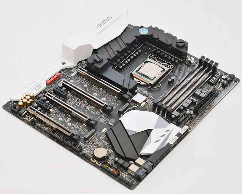 Gigabyte AORUS Z270X-Gaming 9 LGA1151 Motherboard Review