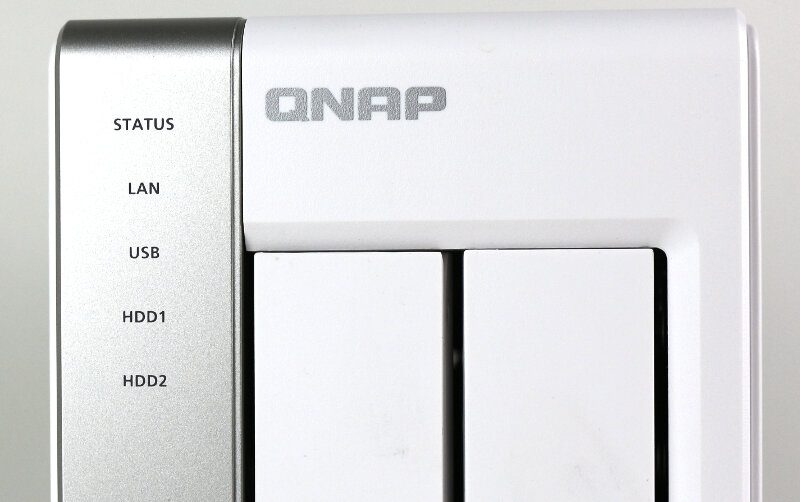 QNAP TS-231P Photo closeup front top