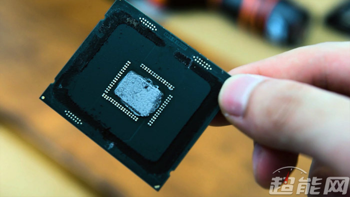 vores Ni forestille Intel i7-8700K Still Using TIM–Requires Delidding for 5GHz | eTeknix