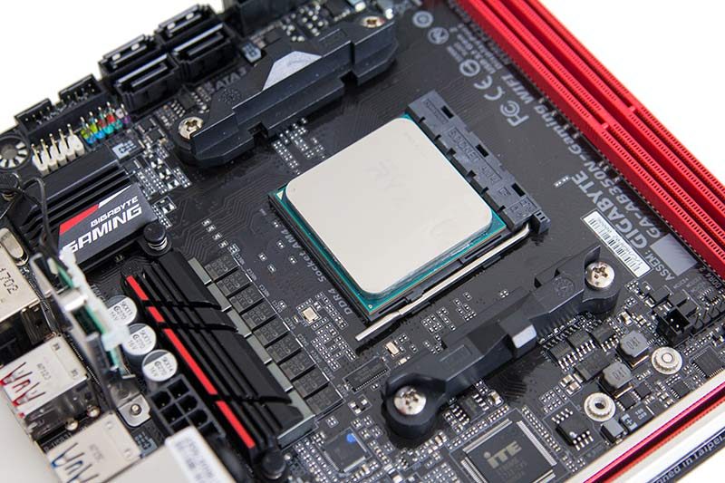 How to install an AM4 AMD processor