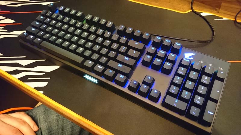 Gigabyte K9 Optical Keyboard at CES 2018 | eTeknix