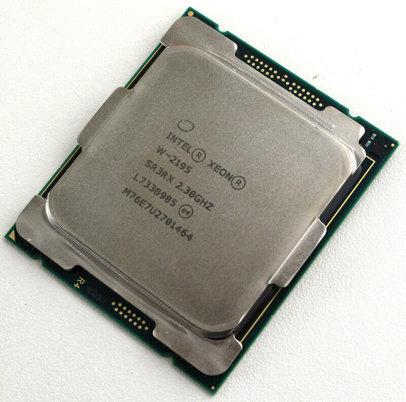 Intel Xeon W-2195 Photo view top right