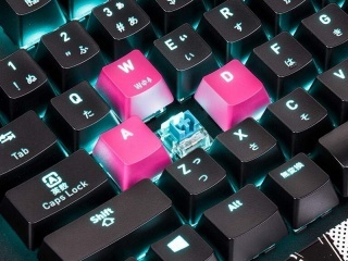 Tt eSports Debuts Hatsune Miku Neptune Elite RGB Keyboard | eTeknix