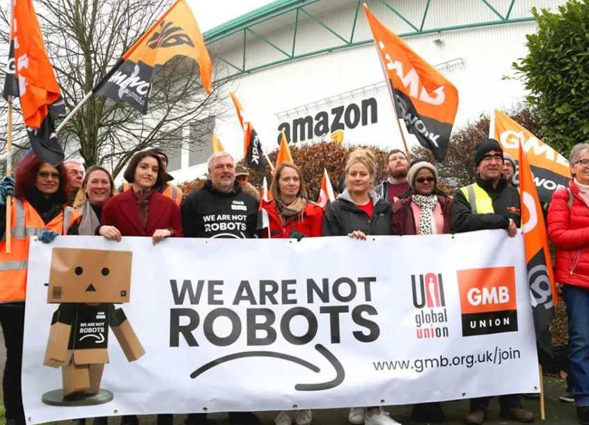 Amazon Workers Stage Black Friday Protest | ETeknix