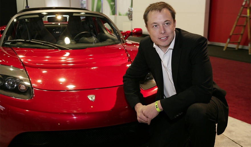 Elon Musk Says Full Self-Driving Tesla Tech Is 'Very Close' | ETeknix