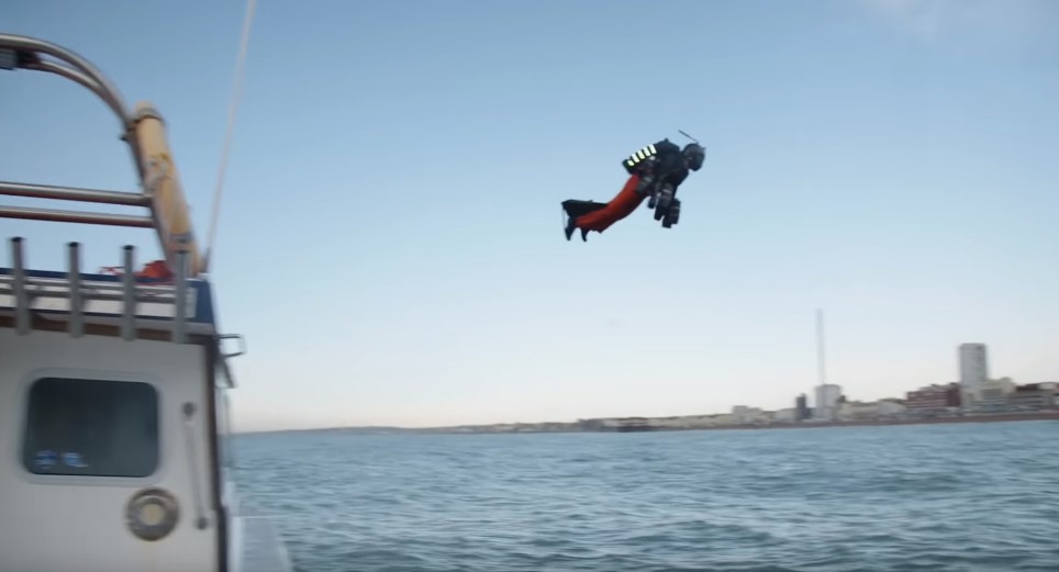 Video - British 'Iron Man' Sets New Jet Suit Speed Record | eTeknix