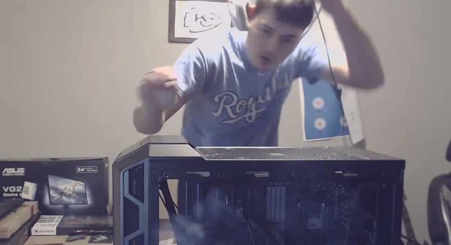 Twitch Streamer Spectacularly Fries His PC