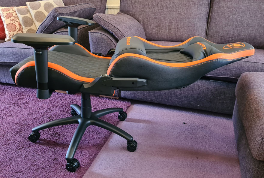 Cougar Armor Gaming Chair - Comfort, With Some Drawbacks