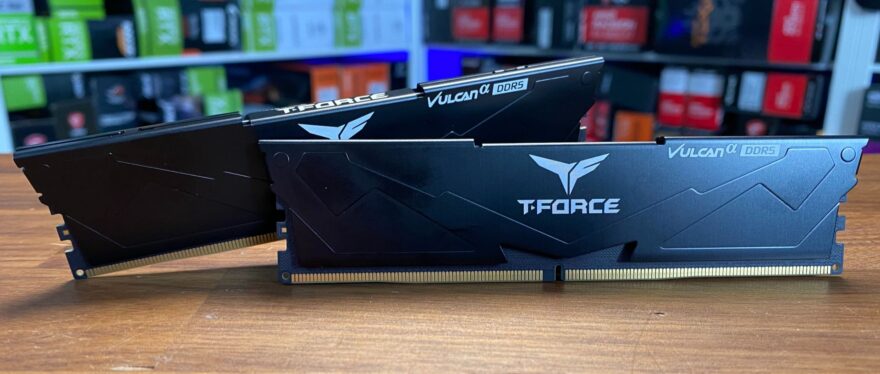 T Force VULCAN α DDR5 6000MHz 32GB 16GBx2 Display