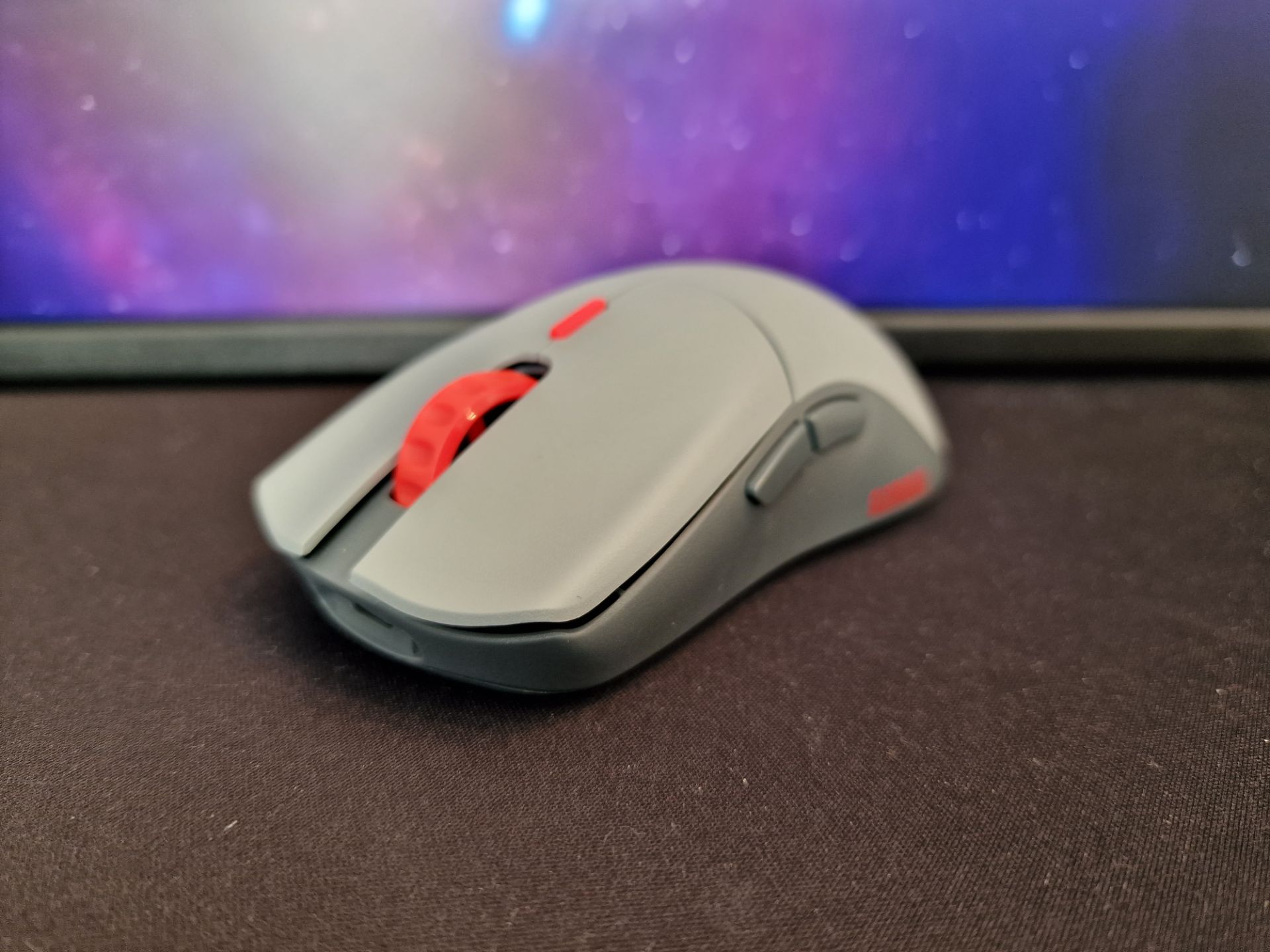 glorious series one pro wireless lightweight gaming mouse review 07