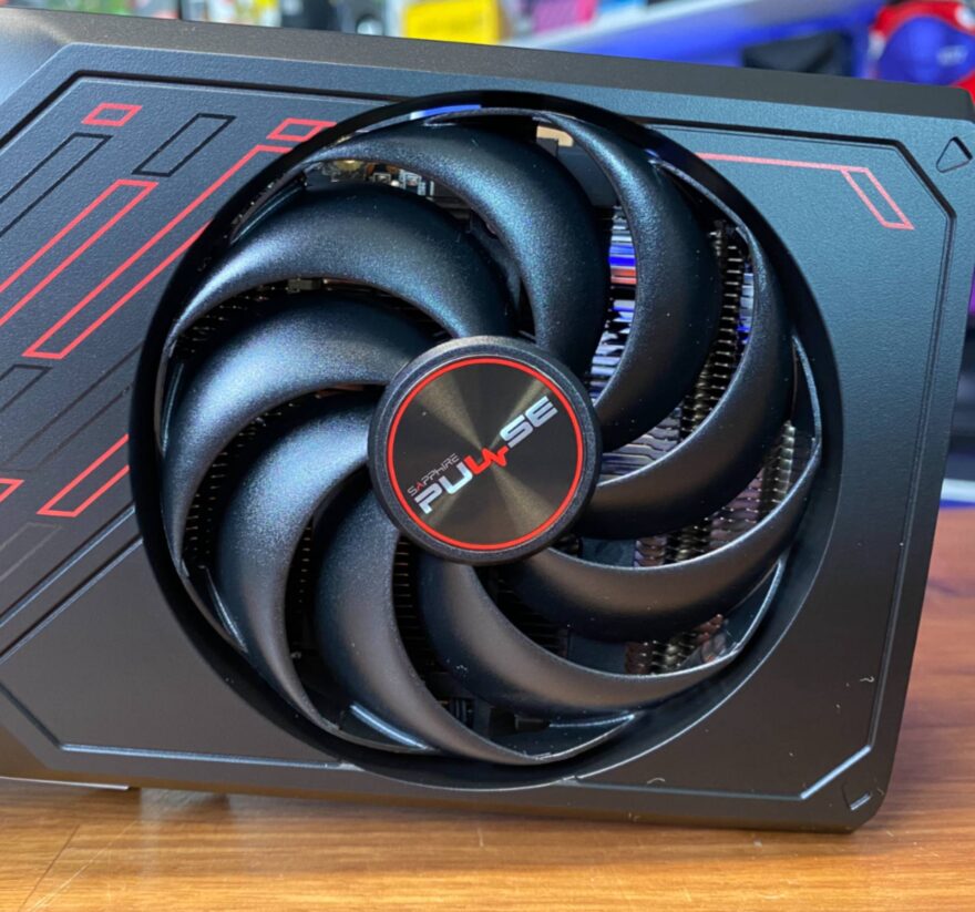 AMD Radeon RX 7600 Fan CU
