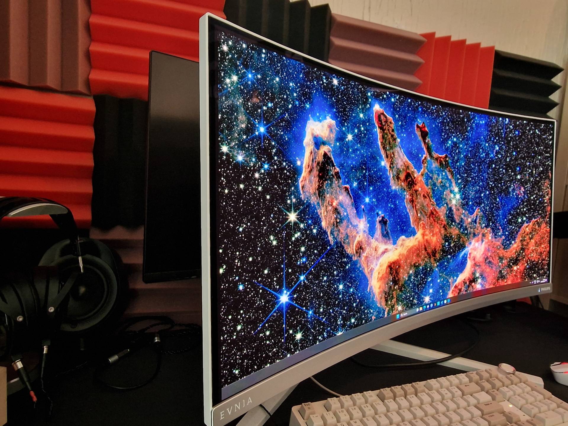 Philips Evnia 8000 34" Curved QD OLED Gaming Monitor Review | Page 3 Of ...