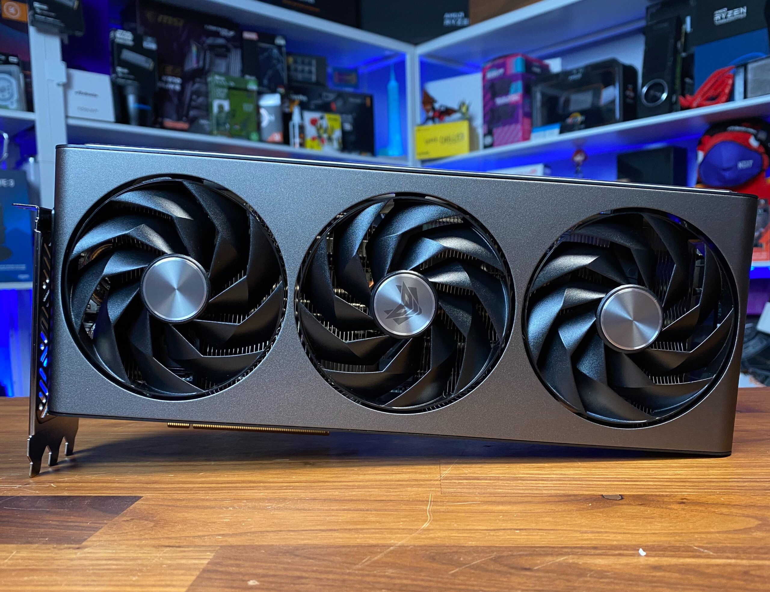 Sapphire Radeon RX 6800 XT Nitro+ Unboxing and Performance Preview